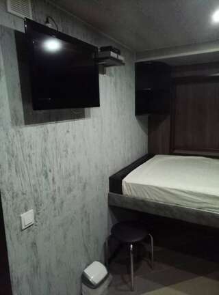 Гостевой дом Guest house Khan Харьков Бюджетный двухместный номер с 1 кроватью или 2 отдельными кроватями-2